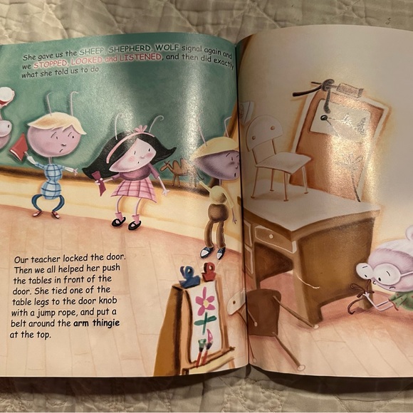 I’m not scared… I’m prepared! Because I know all about Alice! Good condition - Picture 6 of 7